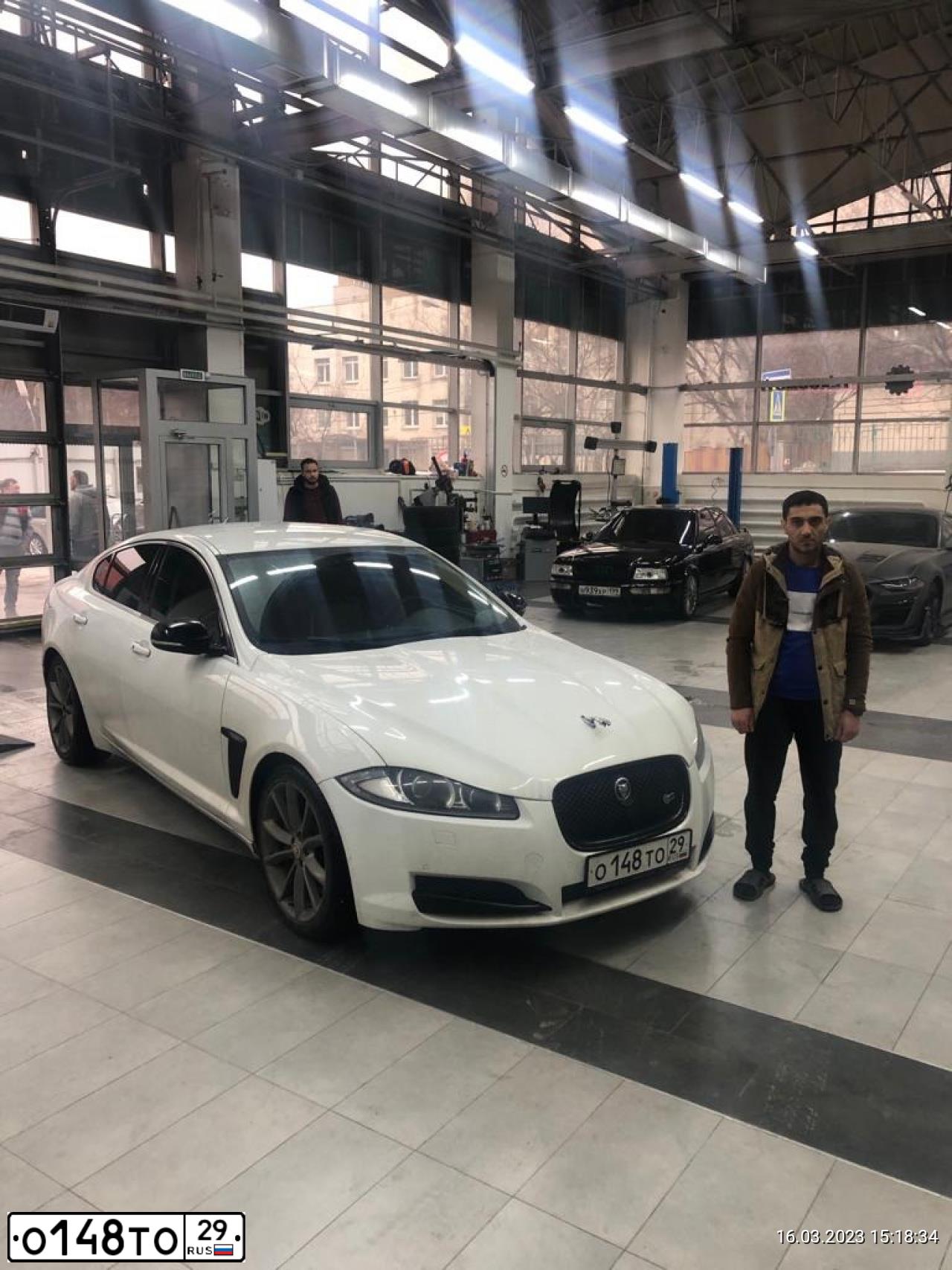 Фото автомобиля JAGUAR XF, 2012 — госномер Х170ОУ37. Цвет: Белый