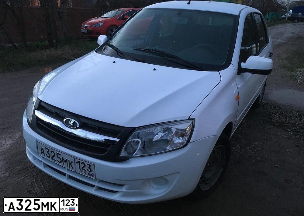 Фото автомобиля LADA 2190 GRANTA, 2013 — госномер А325МК123. Цвет: Белый