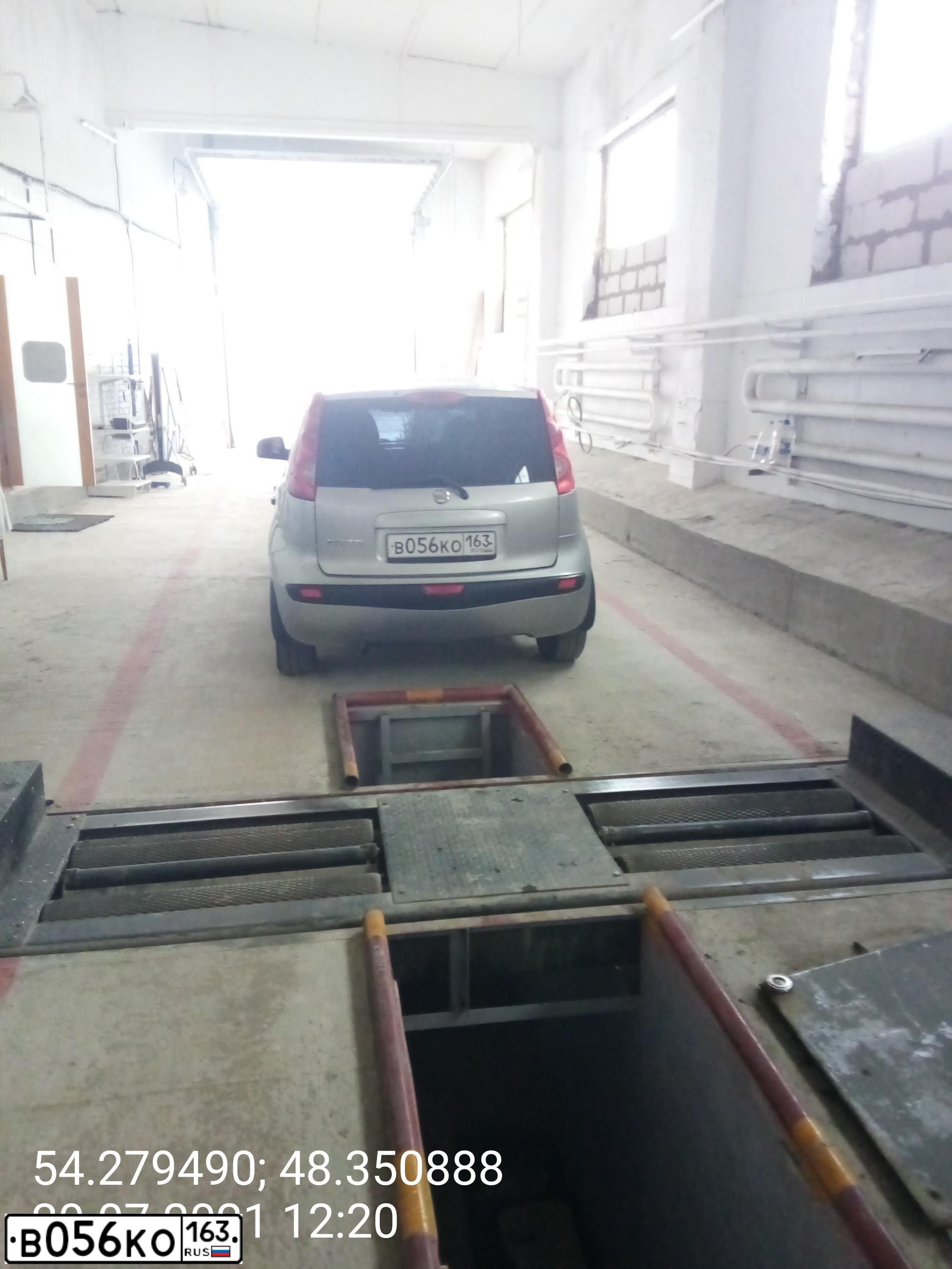 Фото автомобиля NISSAN NOTE, 2006 — госномер М556СУ73. Цвет: СЕРЕБРИСТЫЙ