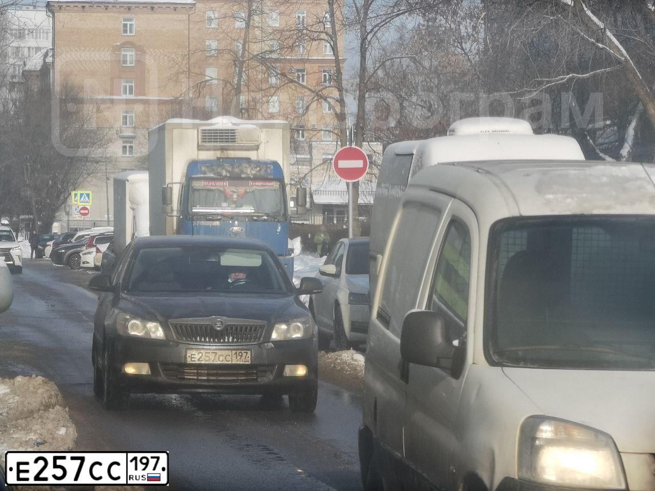 Фото автомобиля SKODA OCTAVIA, 2012 — госномер Х995ТТ33. Цвет: СЕРЫЙ ТЕМНЫЙ