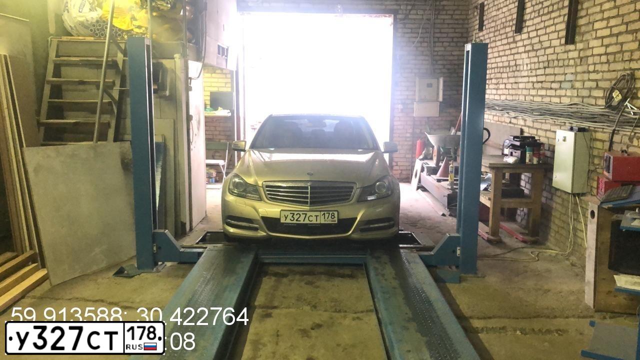 Фото автомобиля MERCEDES C-KLASSE, 2011 — госномер У327СТ178. Цвет: БЕЖЕВЫЙ