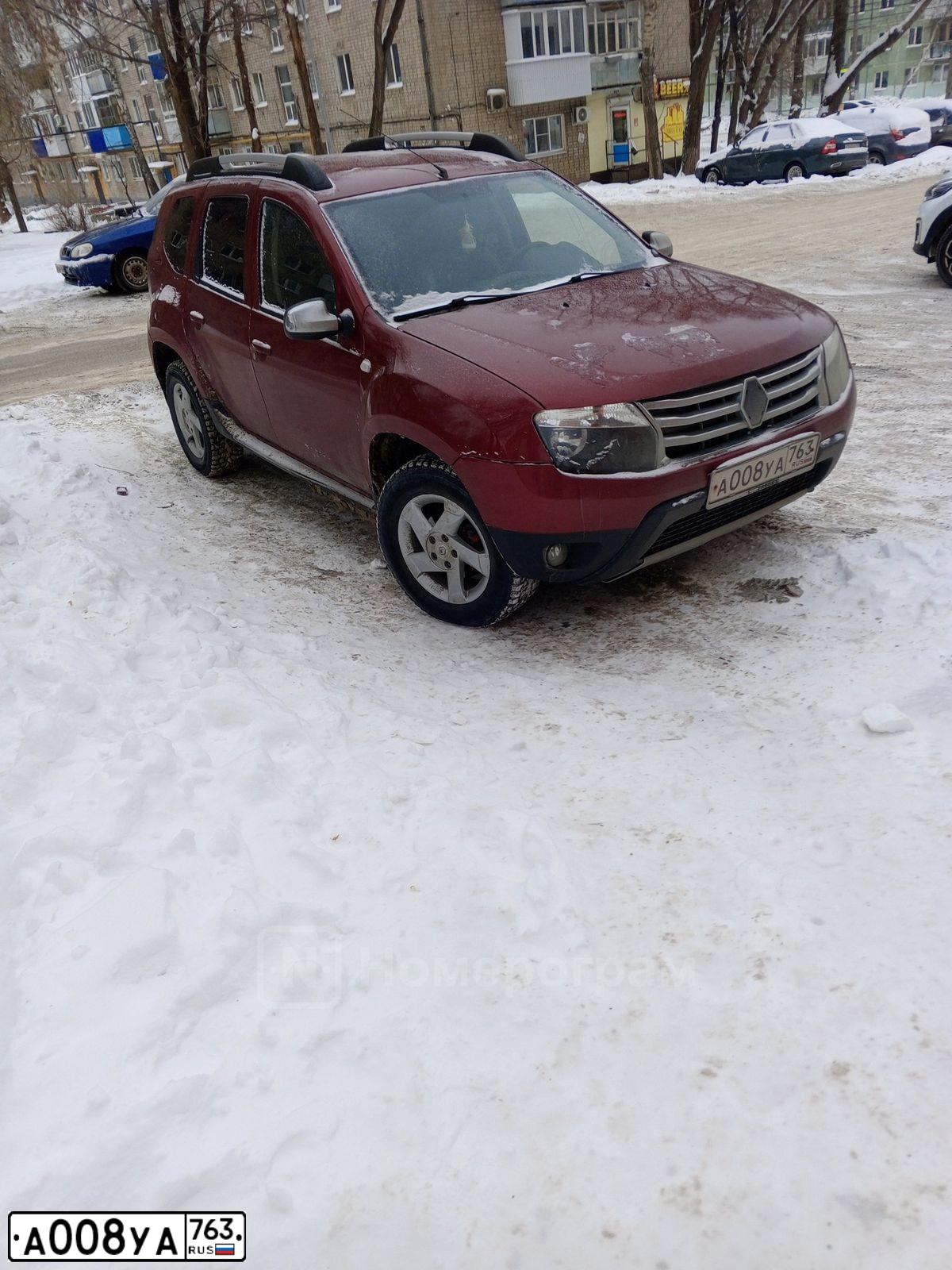 Фото автомобиля RENAULT DUSTER, 2012 — госномер Р772СВ126