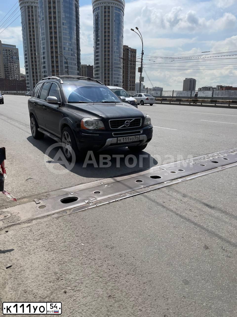 Фото автомобиля MAZDA CX-7, 2010 — госномер К111УО54. Цвет: ЧЕРНЫЙ