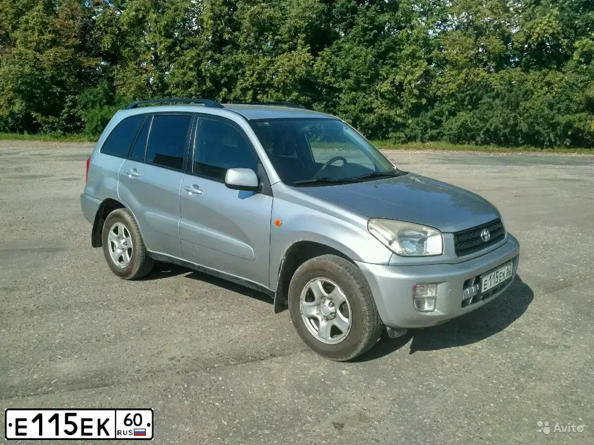 Фото автомобиля TOYOTA RAV4, 2000 — госномер О067СК44. Цвет: СЕРЫЙ