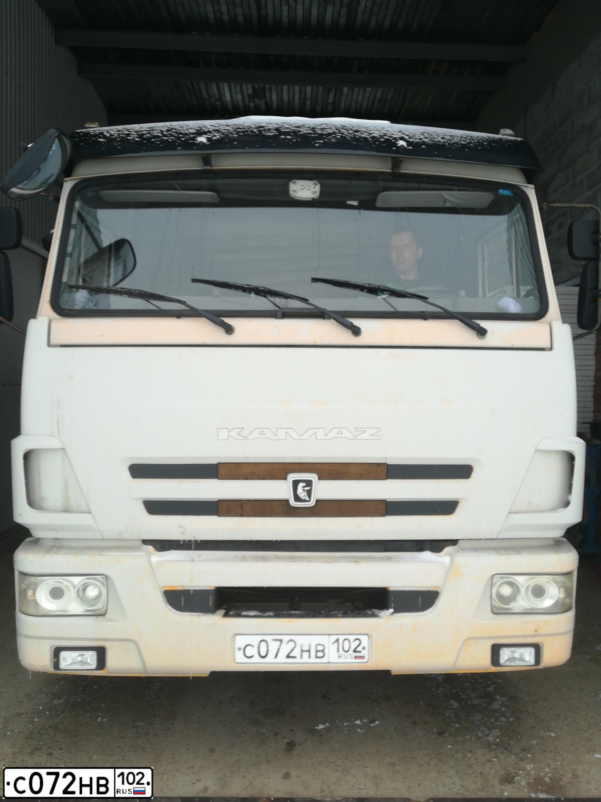 Фото автомобиля KAMAZ 65116 /6X4/, 2015 — госномер С072НВ102. Цвет: СЕРО-БЕЛЫЙ
