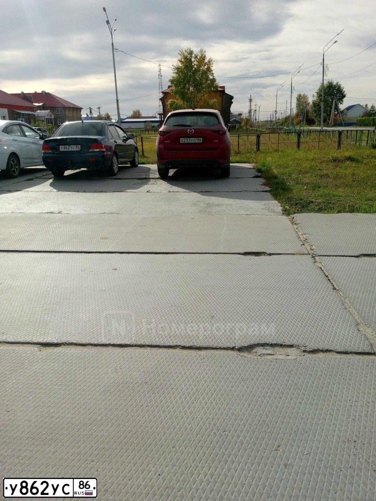 Фото автомобиля MITSUBISHI LANCER, 2007 — госномер У862УС86. Цвет: СИНИЙ