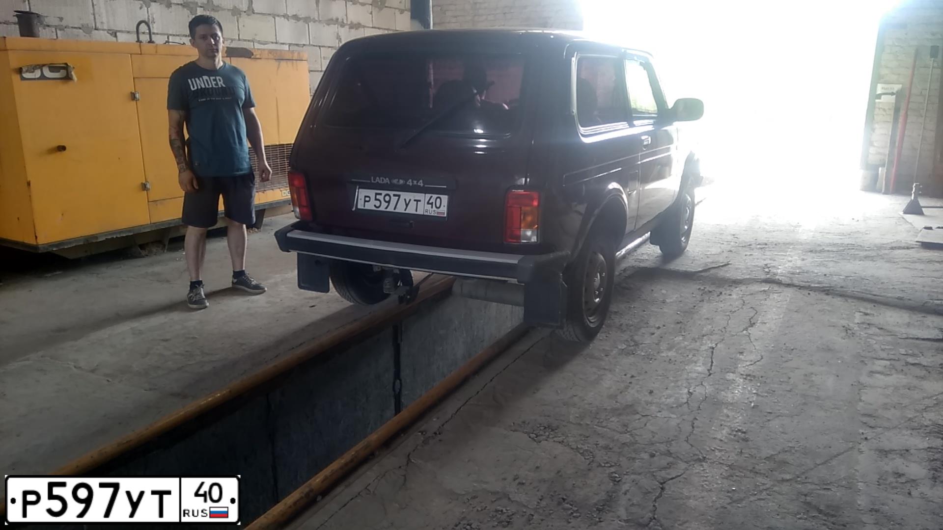 Фото автомобиля LADA 2121 NIVA, 2013 — госномер Н267ТМ40. Цвет: ТЕМНО-ВИШНЕВЫЙ