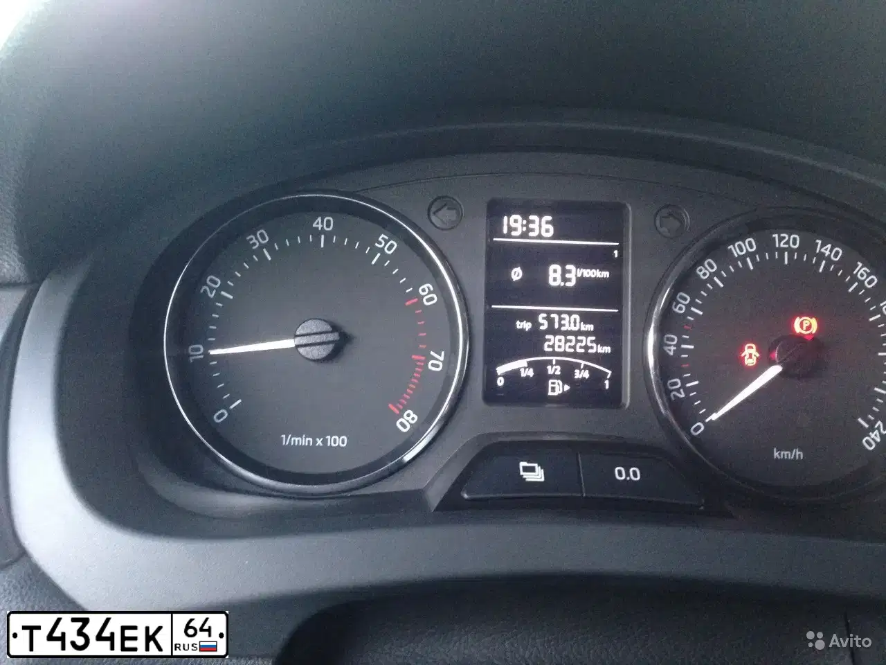 Фото автомобиля SKODA RAPID, 2015 — госномер Т434ЕК64. Цвет: СЕРЕБРИСТЫЙ