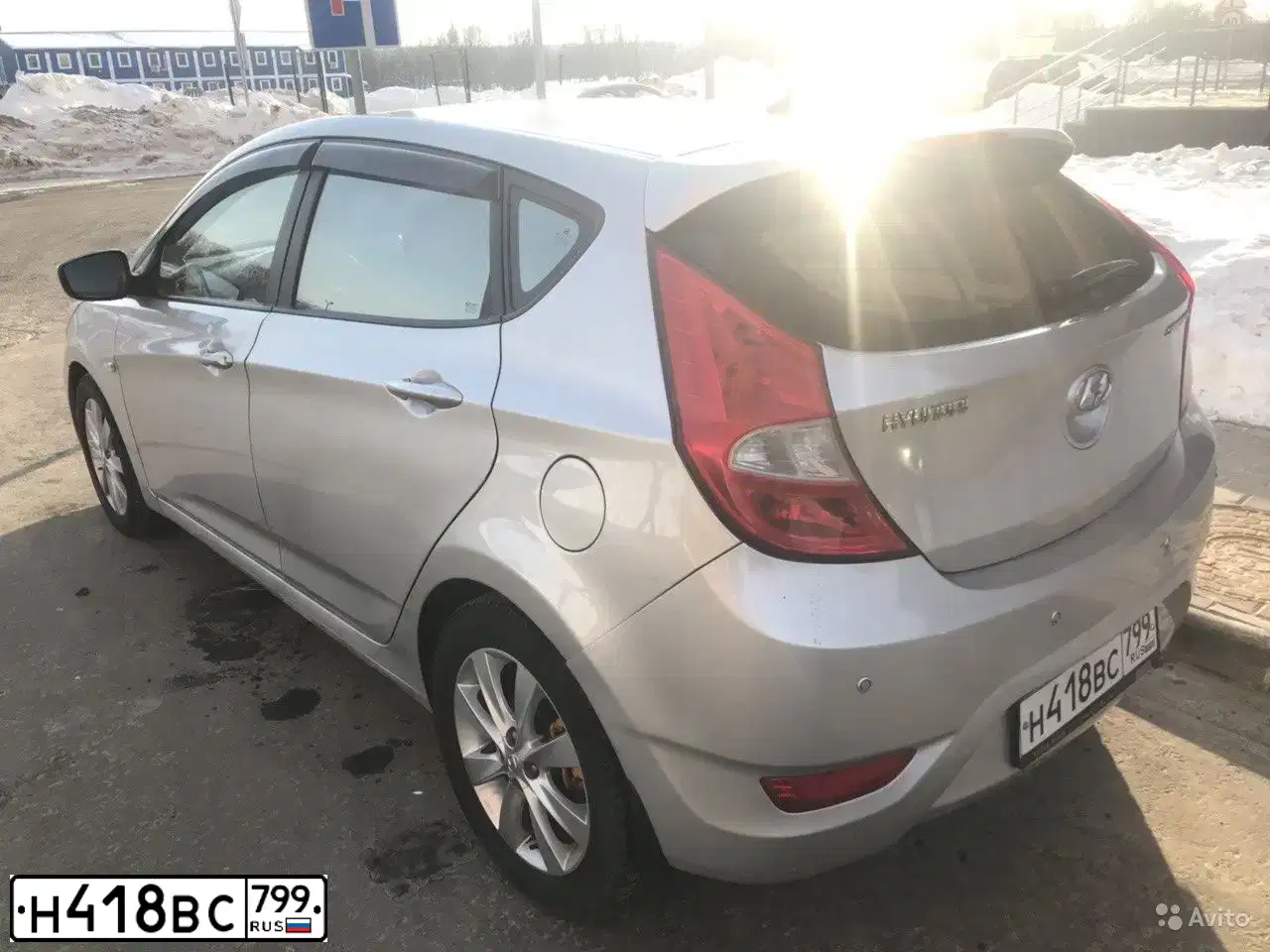 Фото автомобиля HYUNDAI SOLARIS, 2011 — госномер К739ТУ123. Цвет: СЕРЕБРИСТЫЙ