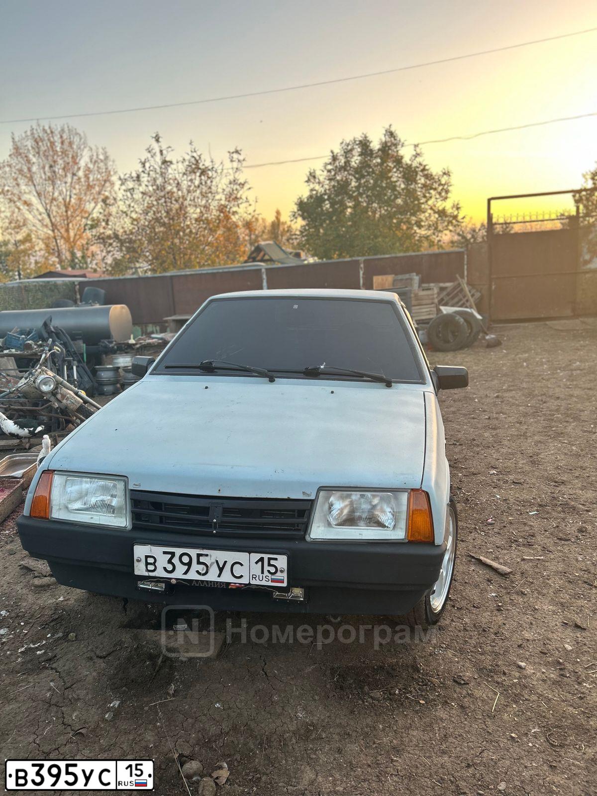 Фото автомобиля LADA 2109 SAMARA, 2001 — госномер В395УС15. Цвет: СЕРЕБРИСТО-ГОЛУБОЙ