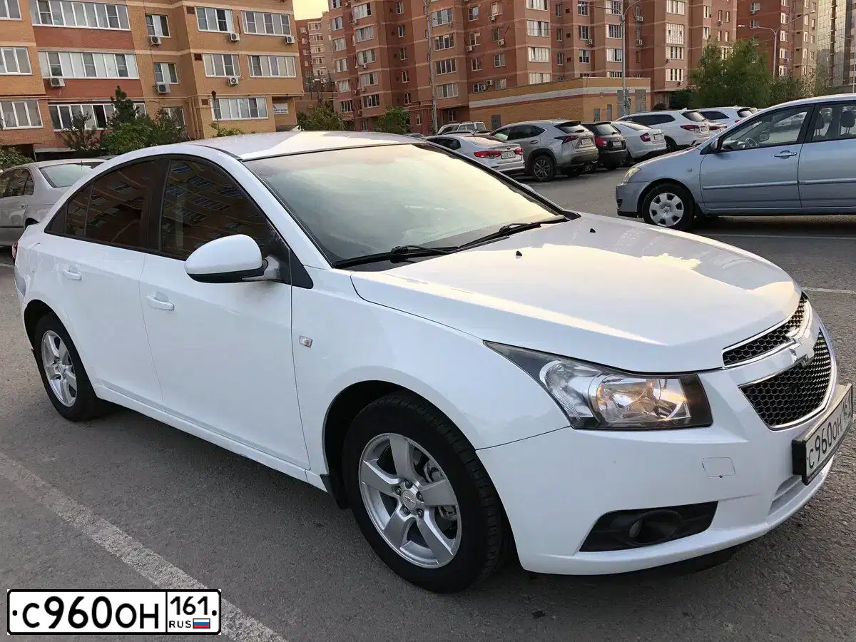 Фото автомобиля CHEVROLET CRUZE, 2011 — госномер С361АС761. Цвет: Белый