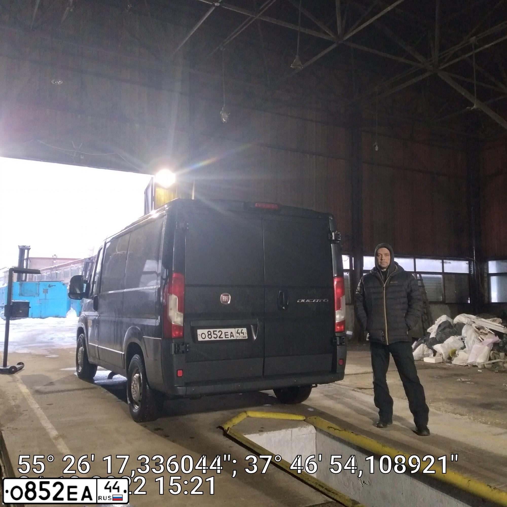 Фото автомобиля FIAT DUCATO, 2015 — госномер О852ЕА44. Цвет: ЧЕРНЫЙ