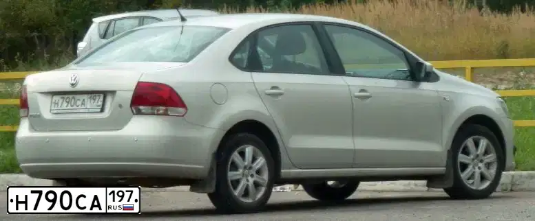 Фото автомобиля VOLKSWAGEN POLO, 2011 — госномер Н790СА197. Цвет: Серебристо-Желтый