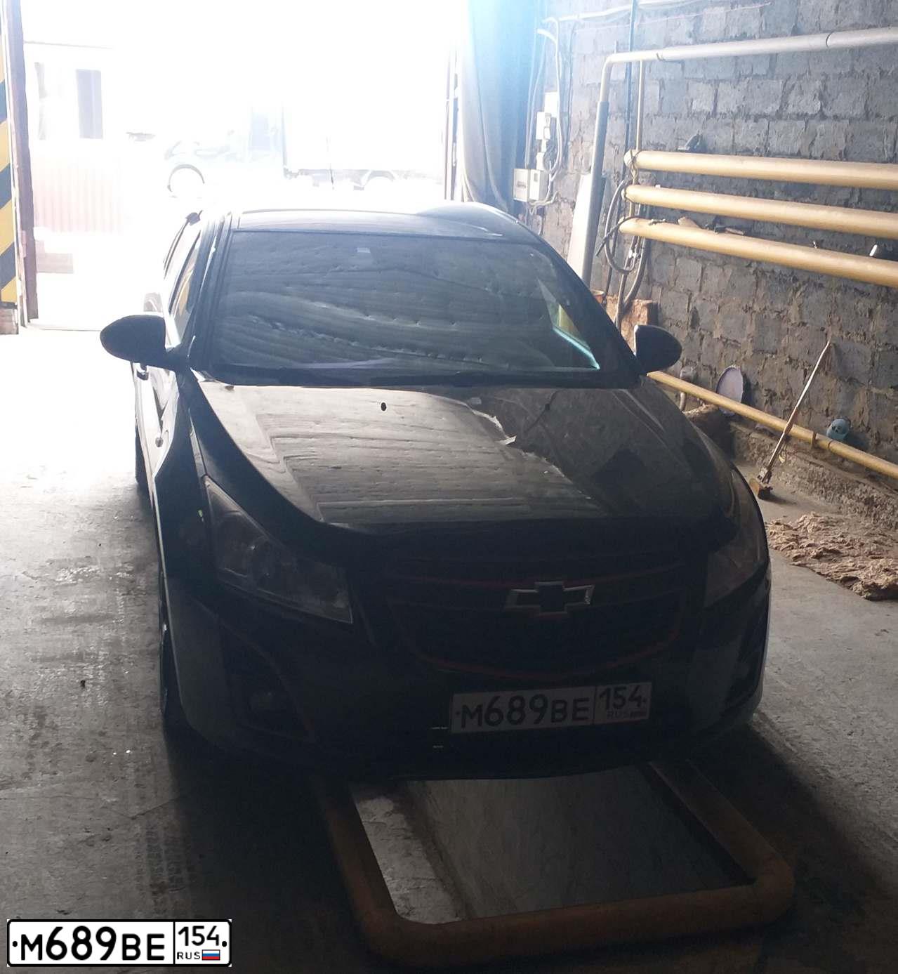 Фото автомобиля CHEVROLET CRUZE, 2013 — госномер Р367ОО154. Цвет: ЧЕРНЫЙ МЕТАЛИК