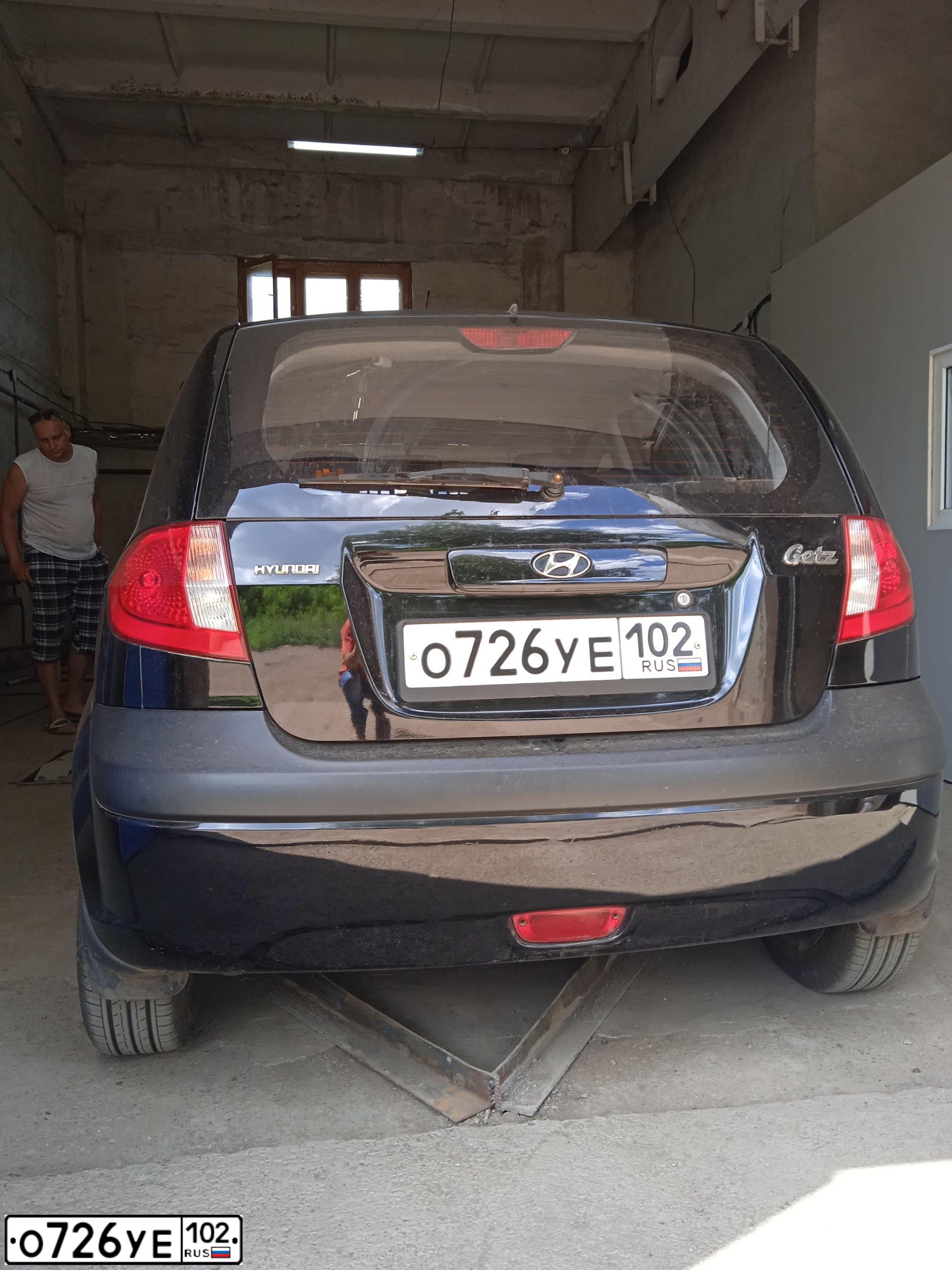 Фото автомобиля HYUNDAI GETZ, 2008 — госномер О726УЕ102. Цвет: ЧЕРНЫЙ