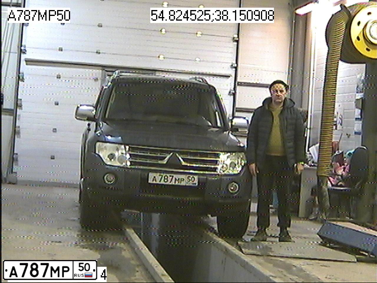 Фото автомобиля MITSUBISHI PAJERO, 2007 — госномер У689ВЕ977. Цвет: ТЕМНО-СЕРЫЙ