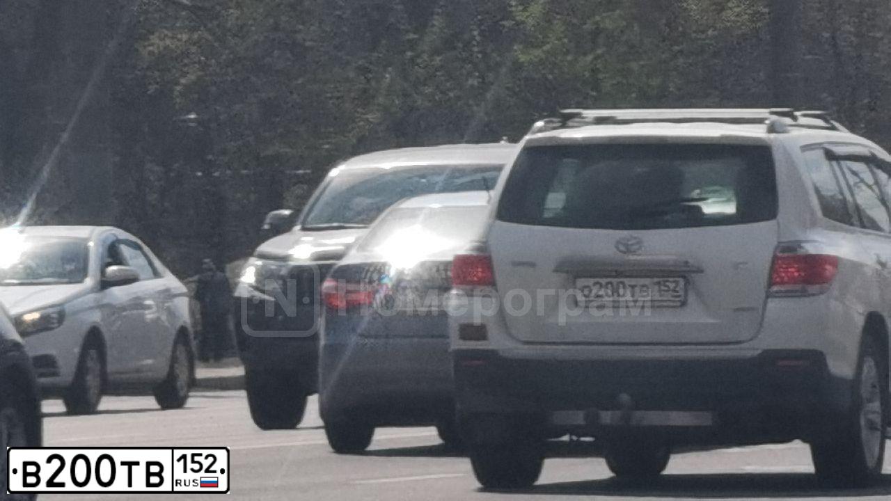 Фото автомобиля KIA SPORTAGE, 2010 — госномер Х119КР152. Цвет: ТЕМНО-СЕРЫЙ