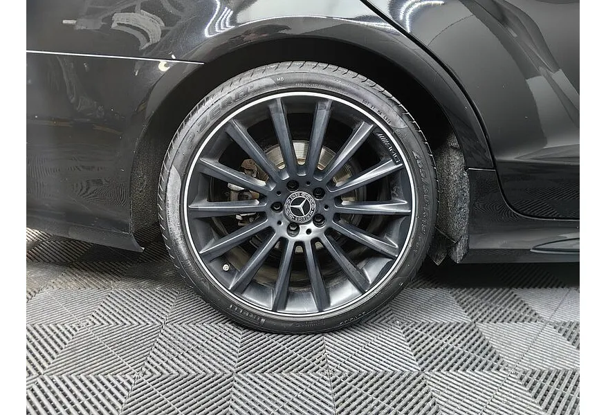 Фото автомобиля MERCEDES-BENZ CLS-KLASSE, 2017 — госномер К075УК797. Цвет: ЧЕРНЫЙ