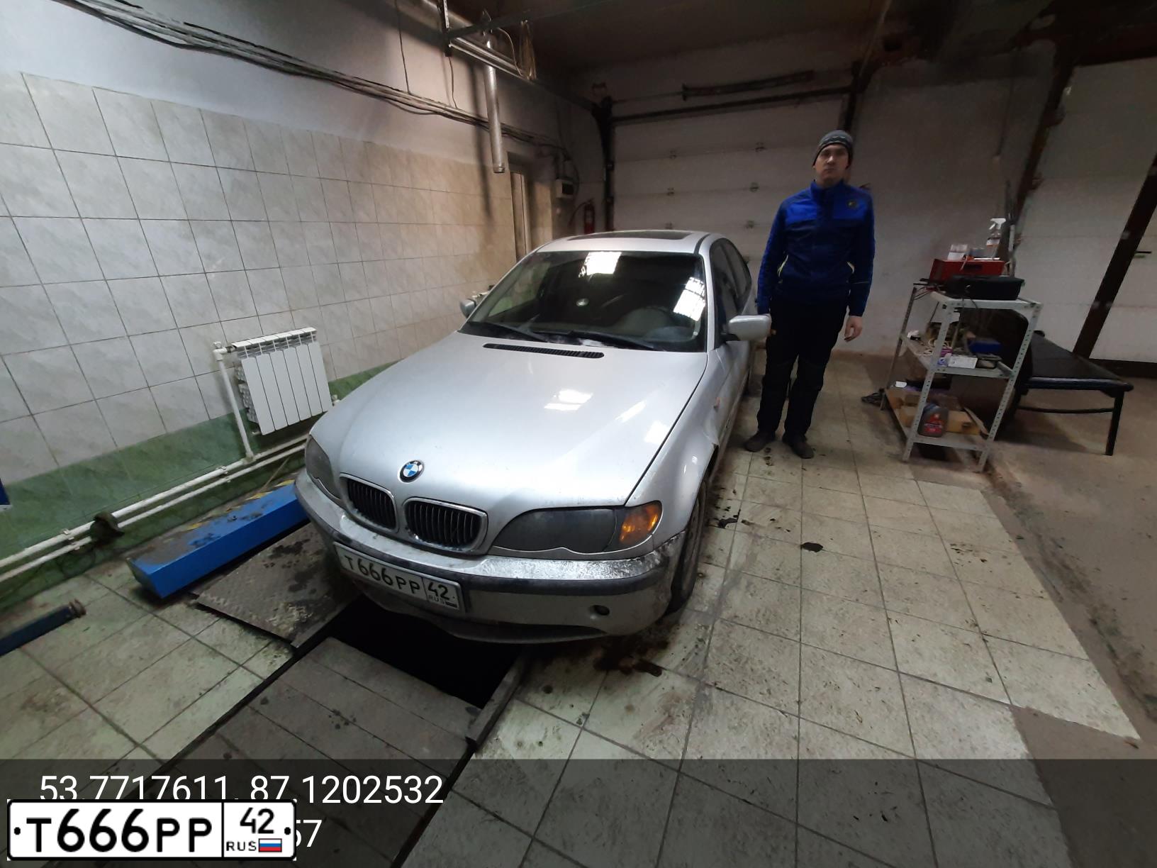 Фото автомобиля BMW SERIE 3, 2000 — госномер Р151МН42. Цвет: СЕРЕБРИСТЫЙ