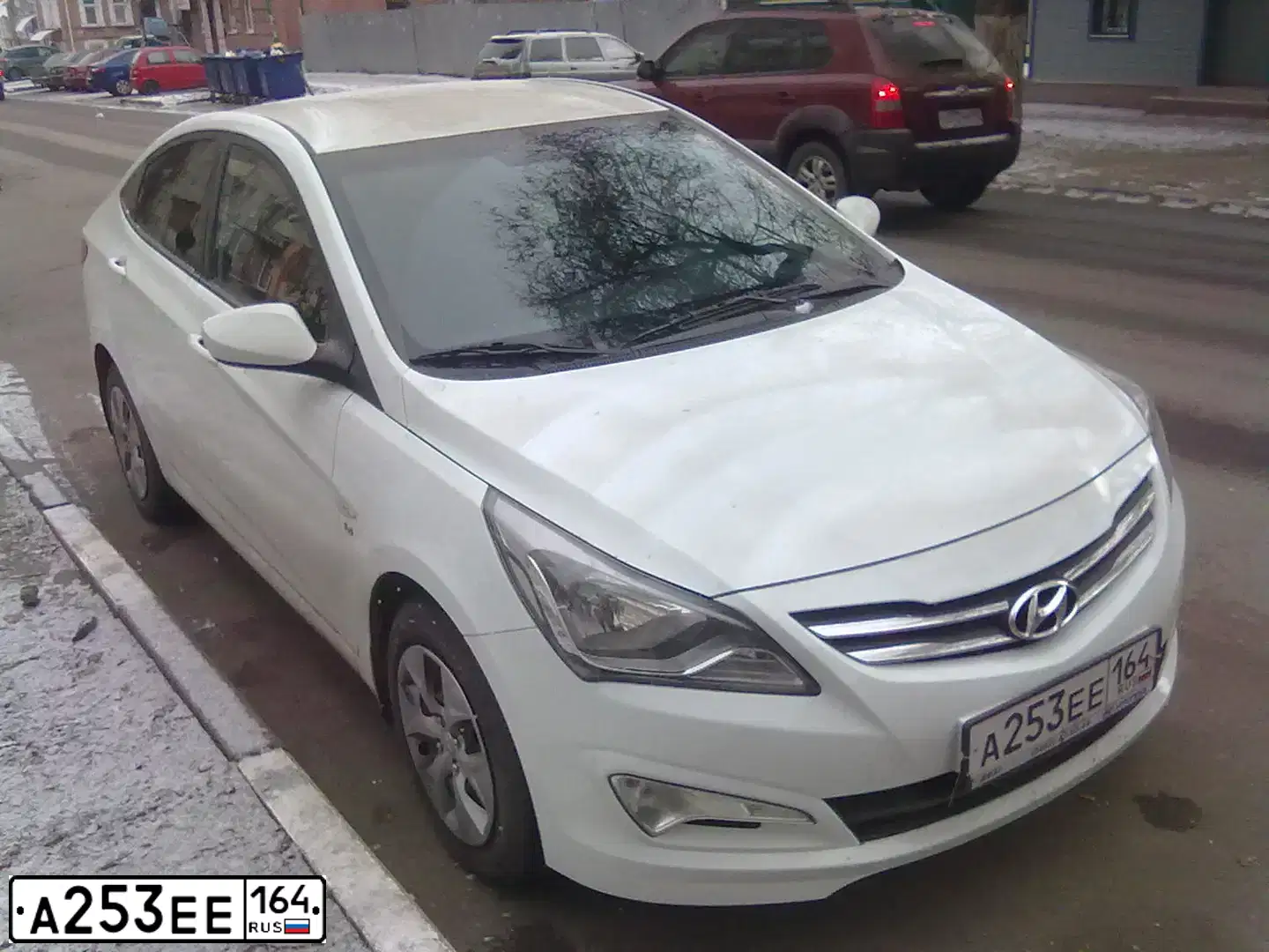 Фото автомобиля HYUNDAI SOLARIS, 2014 — госномер А253ЕЕ164. Цвет: Белый