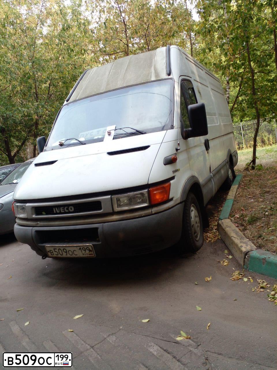 Фото автомобиля IVECO DAILY, 2003 — госномер В509ОС199. Цвет: БЕЛЫЙ