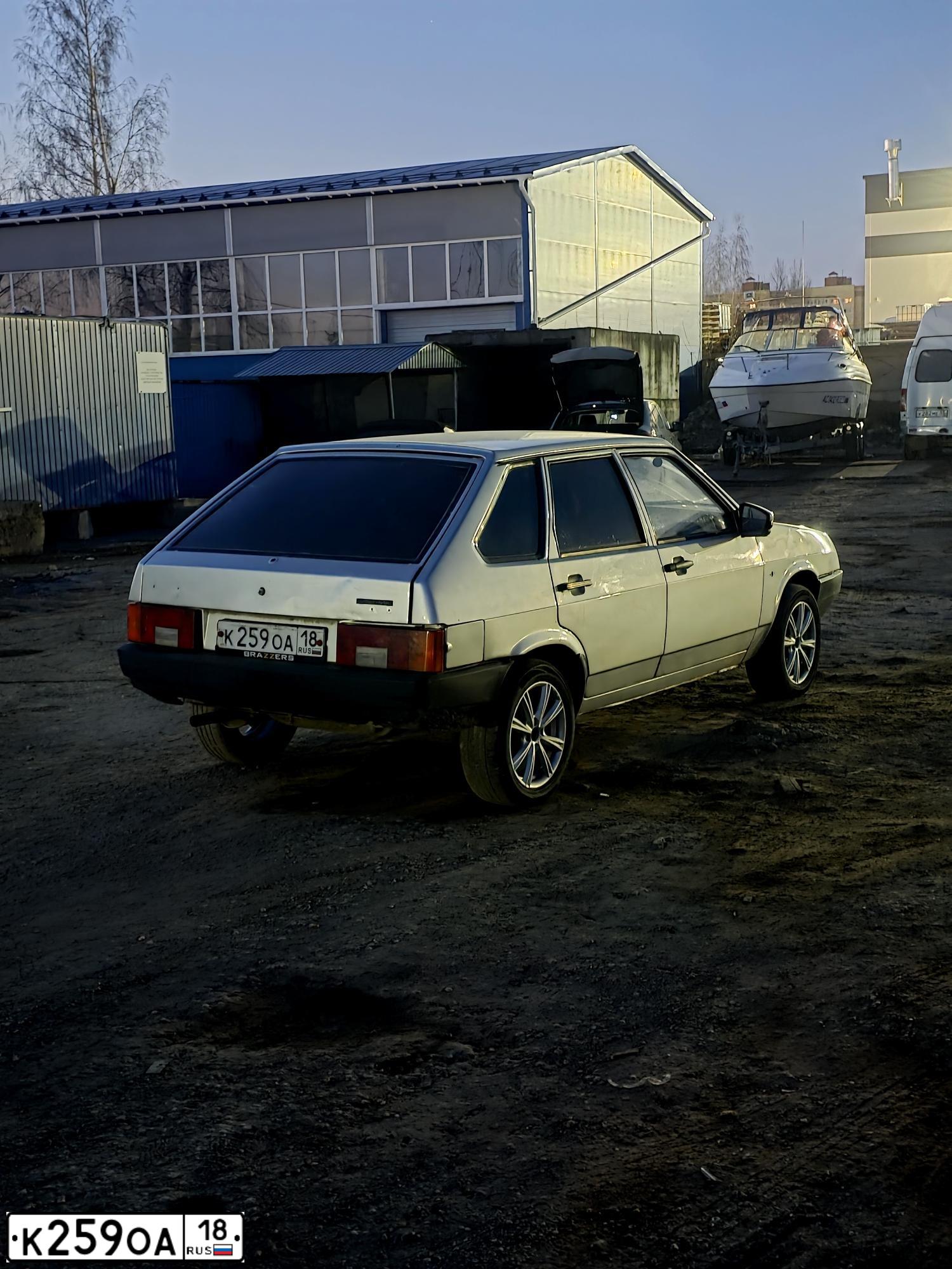 Фото автомобиля FIAT ALBEA, 2007 — госномер К259ОА18. Цвет: КРАСНЫЙ СЦИЛЛА