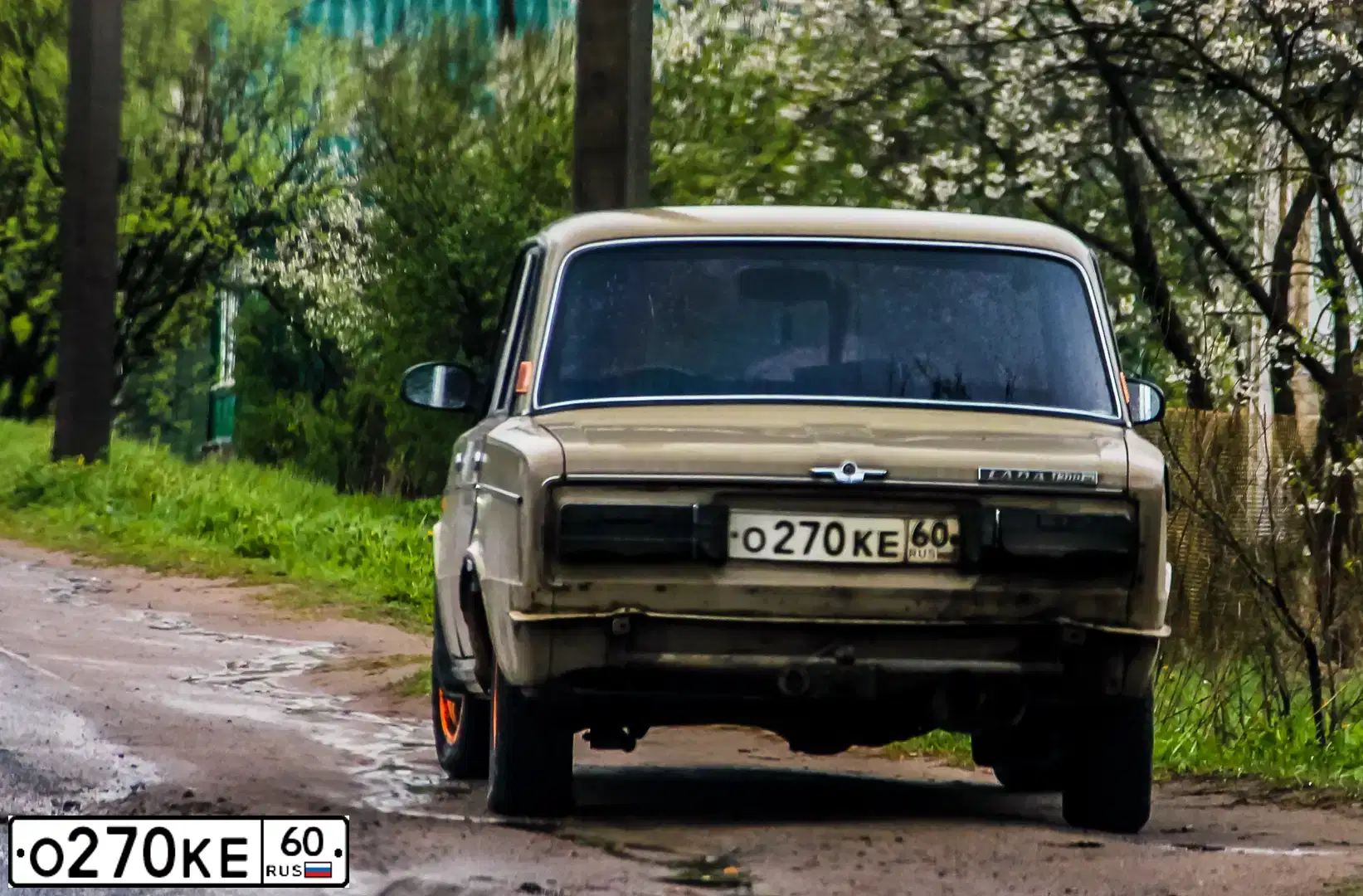 Фото автомобиля LADA 2106, 1989 — госномер О270КЕ60. Цвет: ТЕМНО-БЕЖЕВЫЙ
