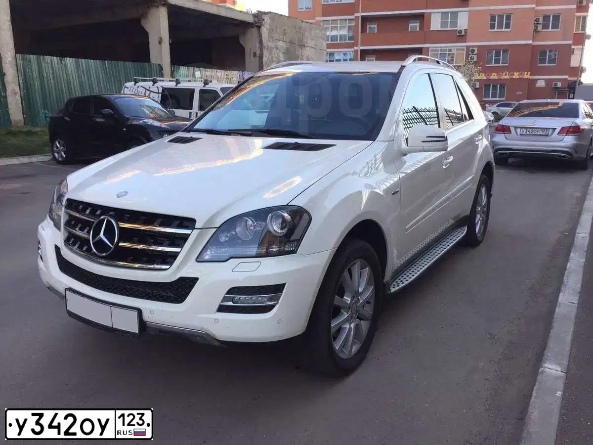 Фото автомобиля MERCEDES E-KLASSE, 2015 — госномер У342ОУ123. Цвет: СЕРЕБРИСТЫЙ