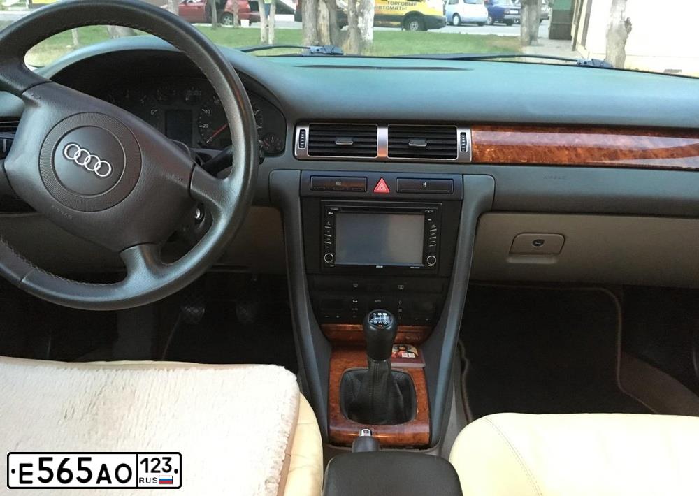 Фото автомобиля AUDI A6, 2000 — госномер Е565АО123. Цвет: ТЕМНО-СИНИЙ