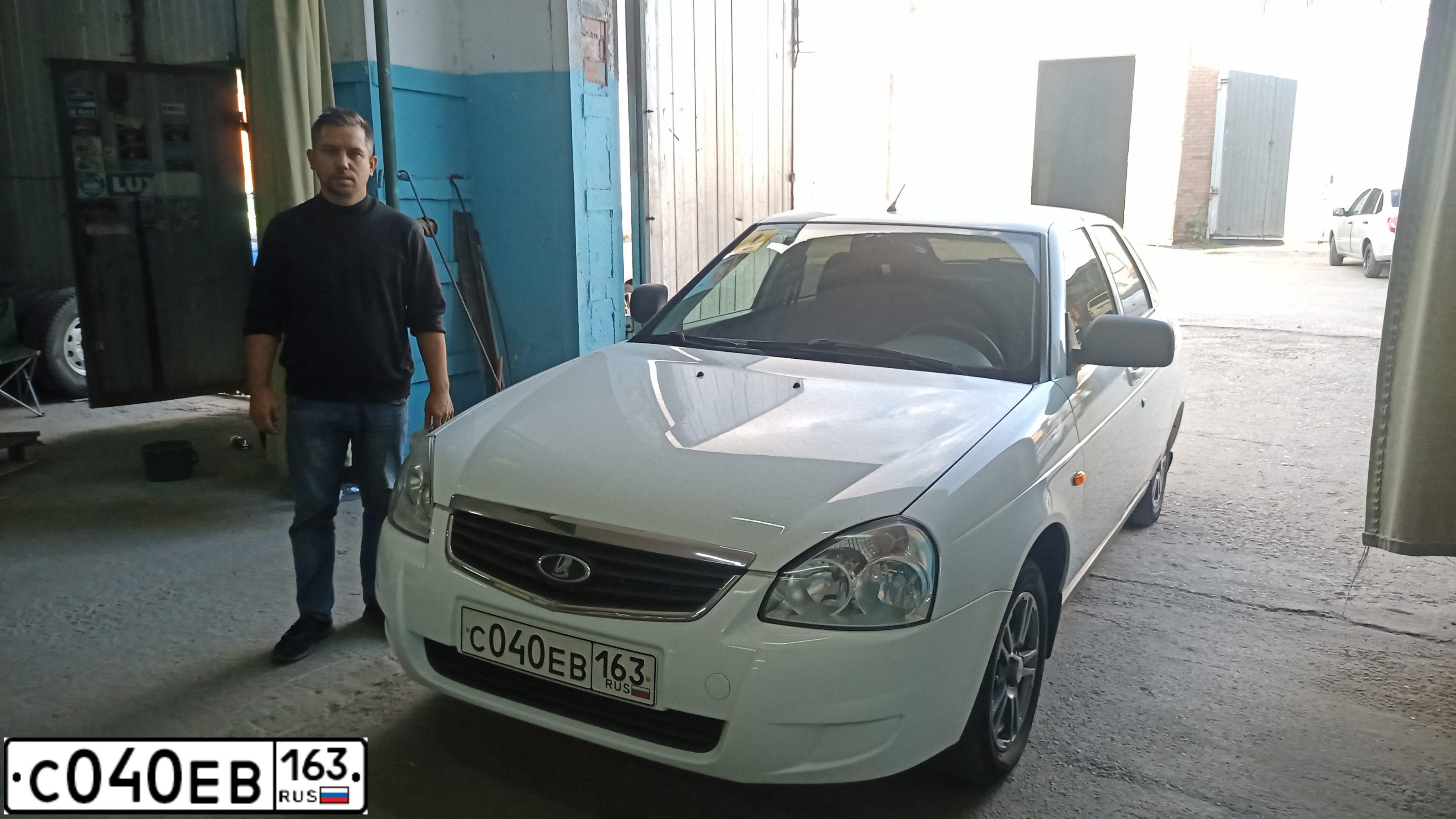 Фото автомобиля LADA 2172 PRIORA, 2012 — госномер С040ЕВ163. Цвет: Белый
