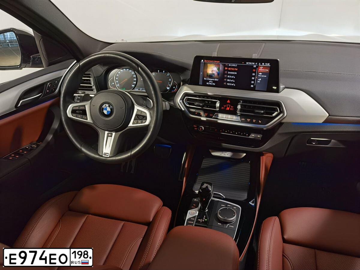 Фото автомобиля BMW X4 XDRIVE20I, 2021 — госномер Т135НЕ198. Цвет: Белый