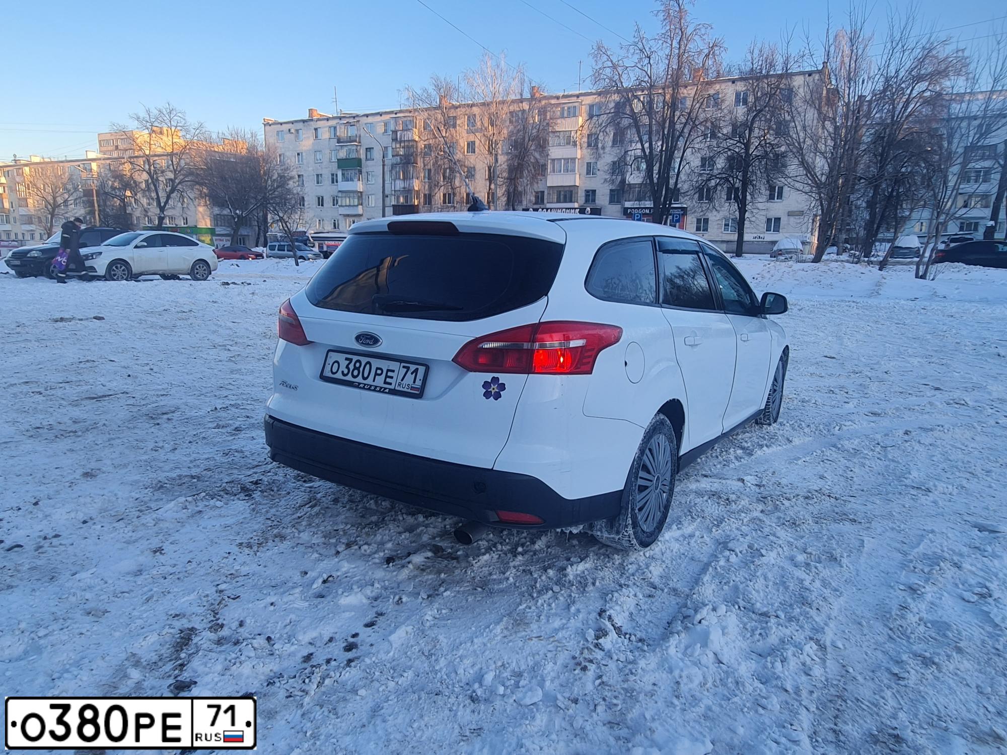 Фото автомобиля FORD FOCUS, 2017 — госномер О380РЕ71. Цвет: Белый
