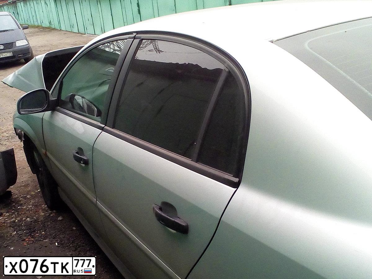 Фото автомобиля OPEL VECTRA, 2003 — госномер Е666ВА197. Цвет: Серебристый