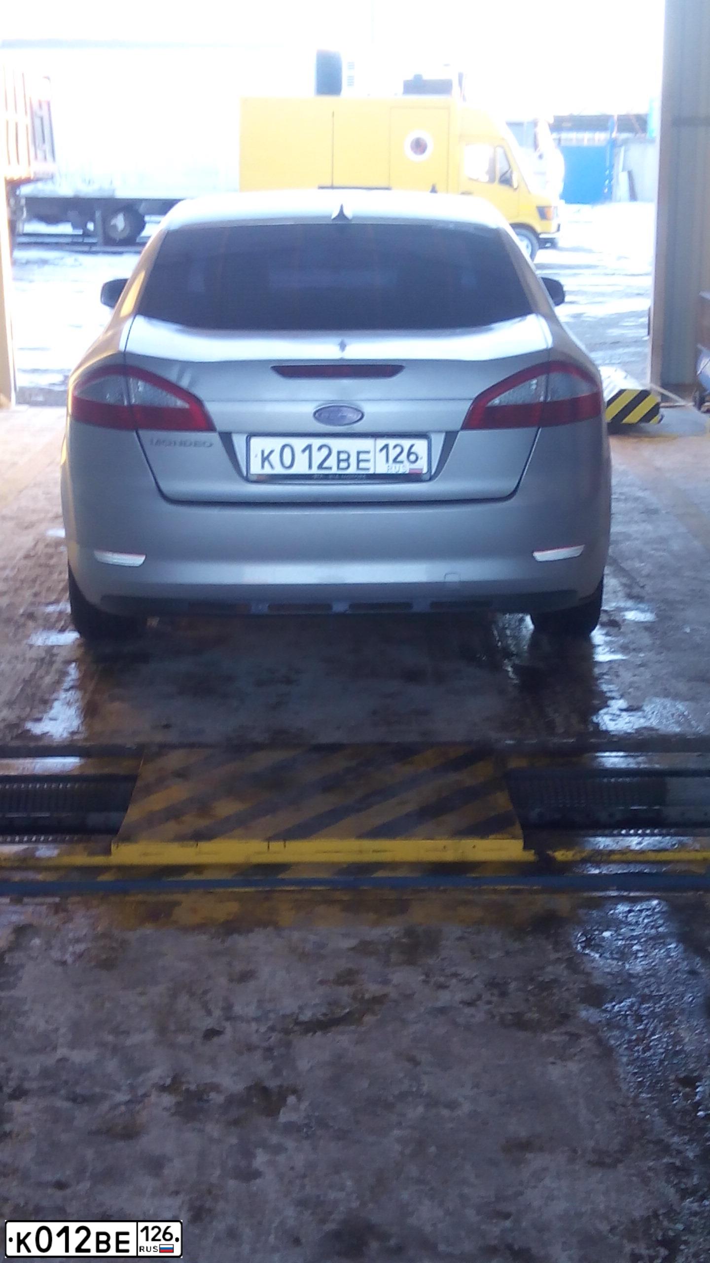 Фото автомобиля FORD MONDEO, 2010 — госномер К012ВЕ126. Цвет: СЕРЕБРИСТЫЙ