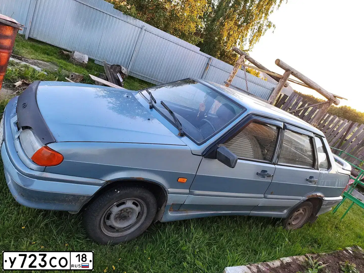 Фото автомобиля LADA 2115 SAMARA, 2003 — госномер У723СО18. Цвет: СЕРЫЙ