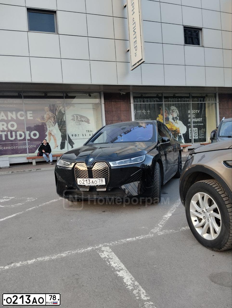 Фото автомобиля BMW X5, 2001 — госномер О213АО78. Цвет: ТЕМНО-ЗЕЛЕНЫЙ