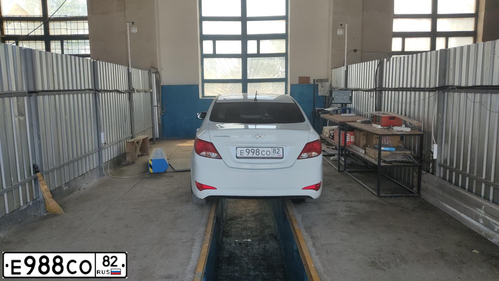 Фото автомобиля BMW X5, 2007 — госномер М036ХС82. Цвет: СЕРЫЙ