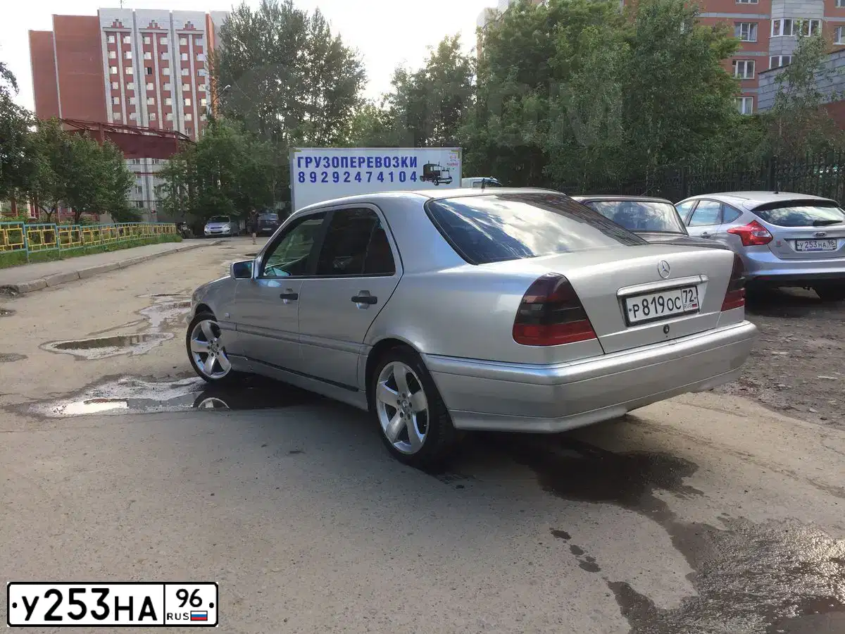 Фото автомобиля FORD FOCUS, 2012 — госномер У253НА96. Цвет: СЕРЕБРИСТЫЙ