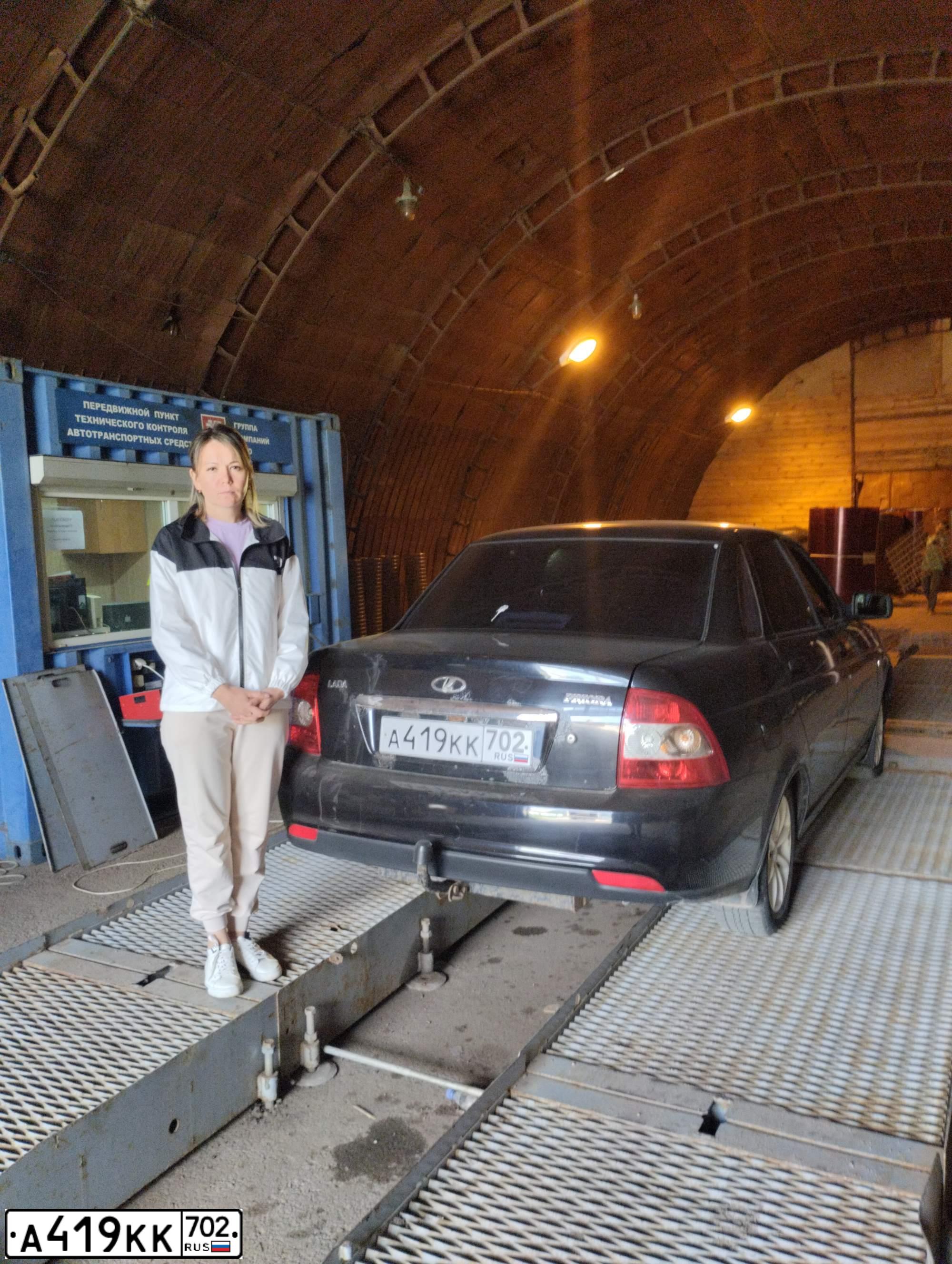 Фото автомобиля ВАЗ 21703 ЛАДА ПРИОРА, 2007 — госномер Н379ВА702. Цвет: Сине-Черный