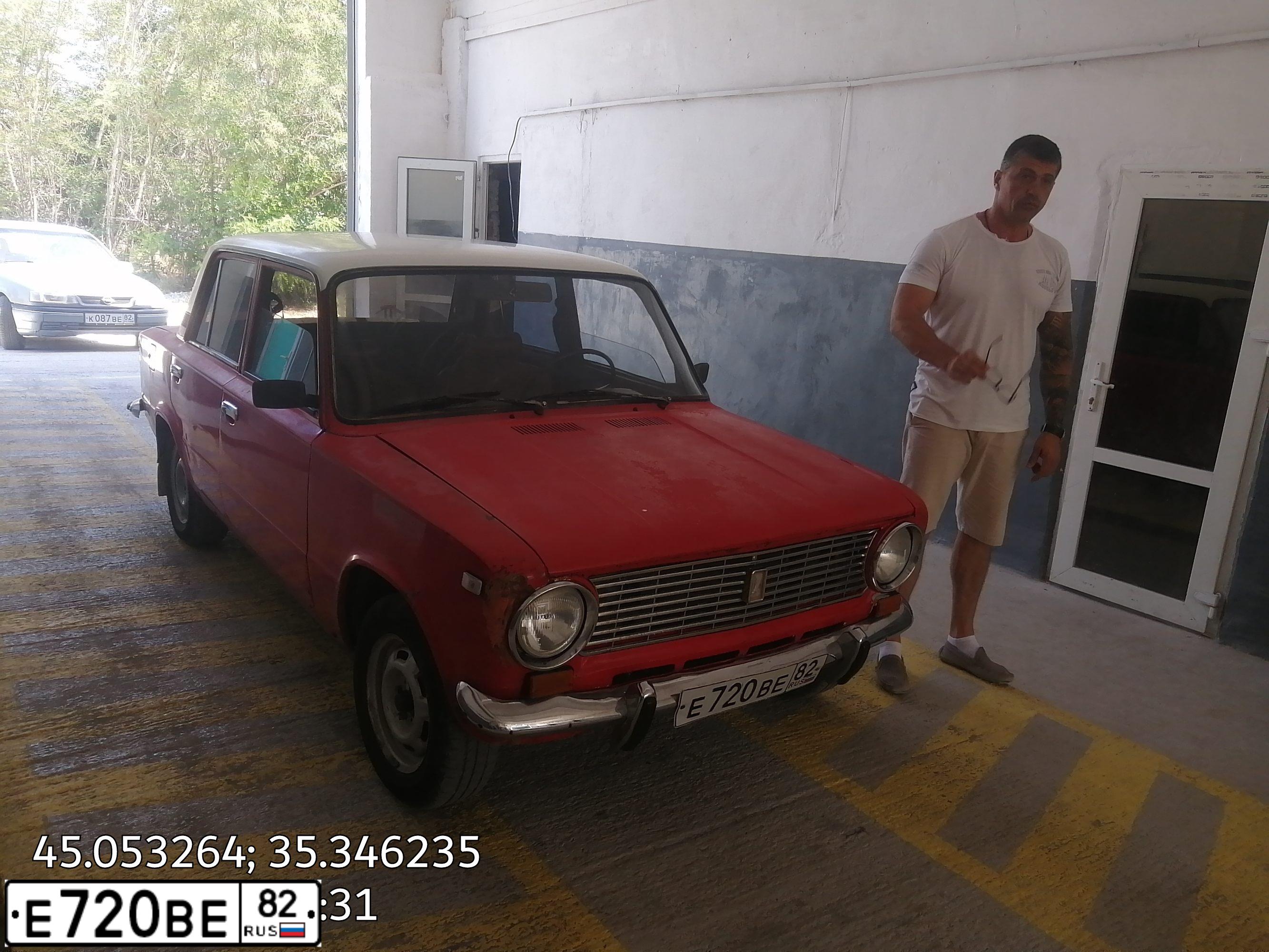 Фото автомобиля ВАЗ 21013, 1989 — госномер Е720ВЕ82. Цвет: Красный