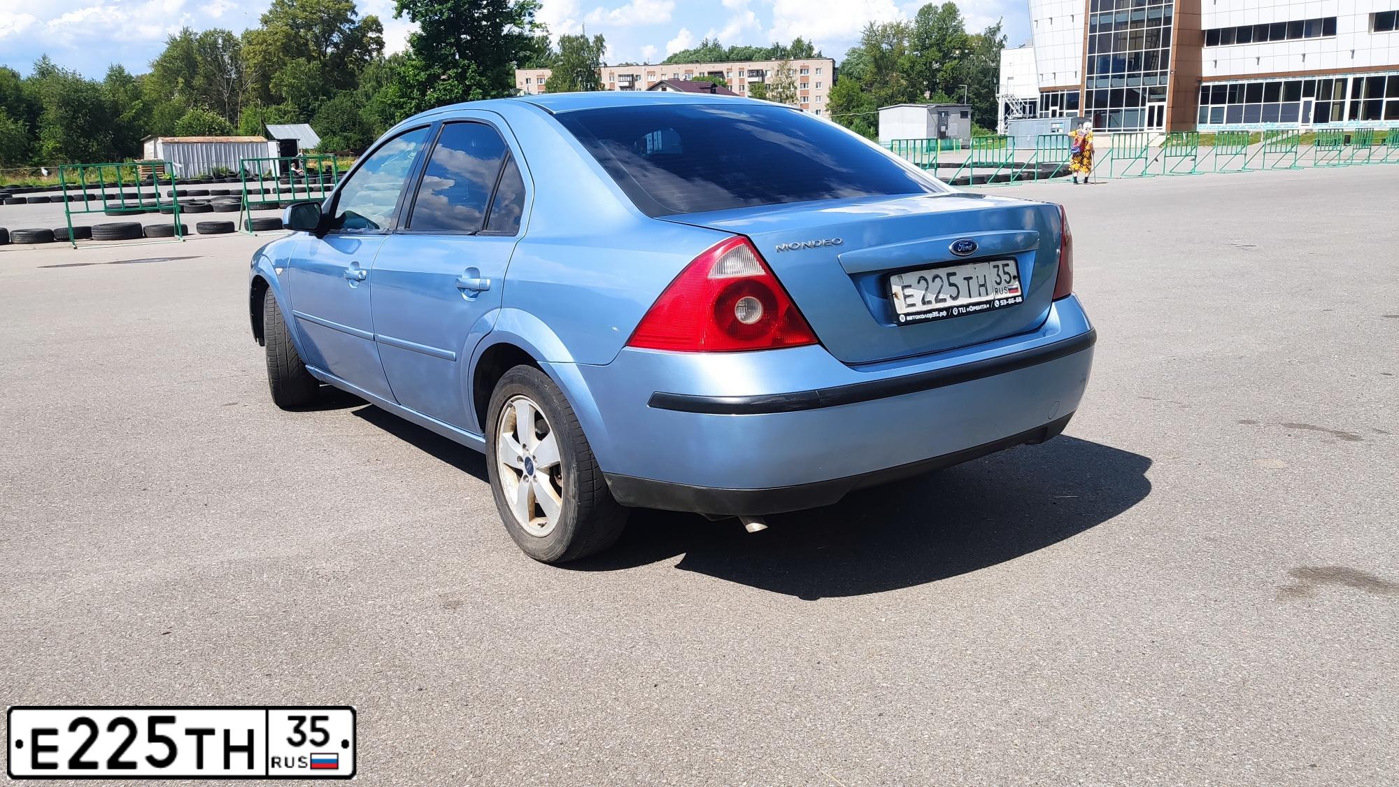 Фото автомобиля FORD MONDEO, 2003 — госномер Е225ТН35. Цвет: СЕРО-ГОЛУБОЙ