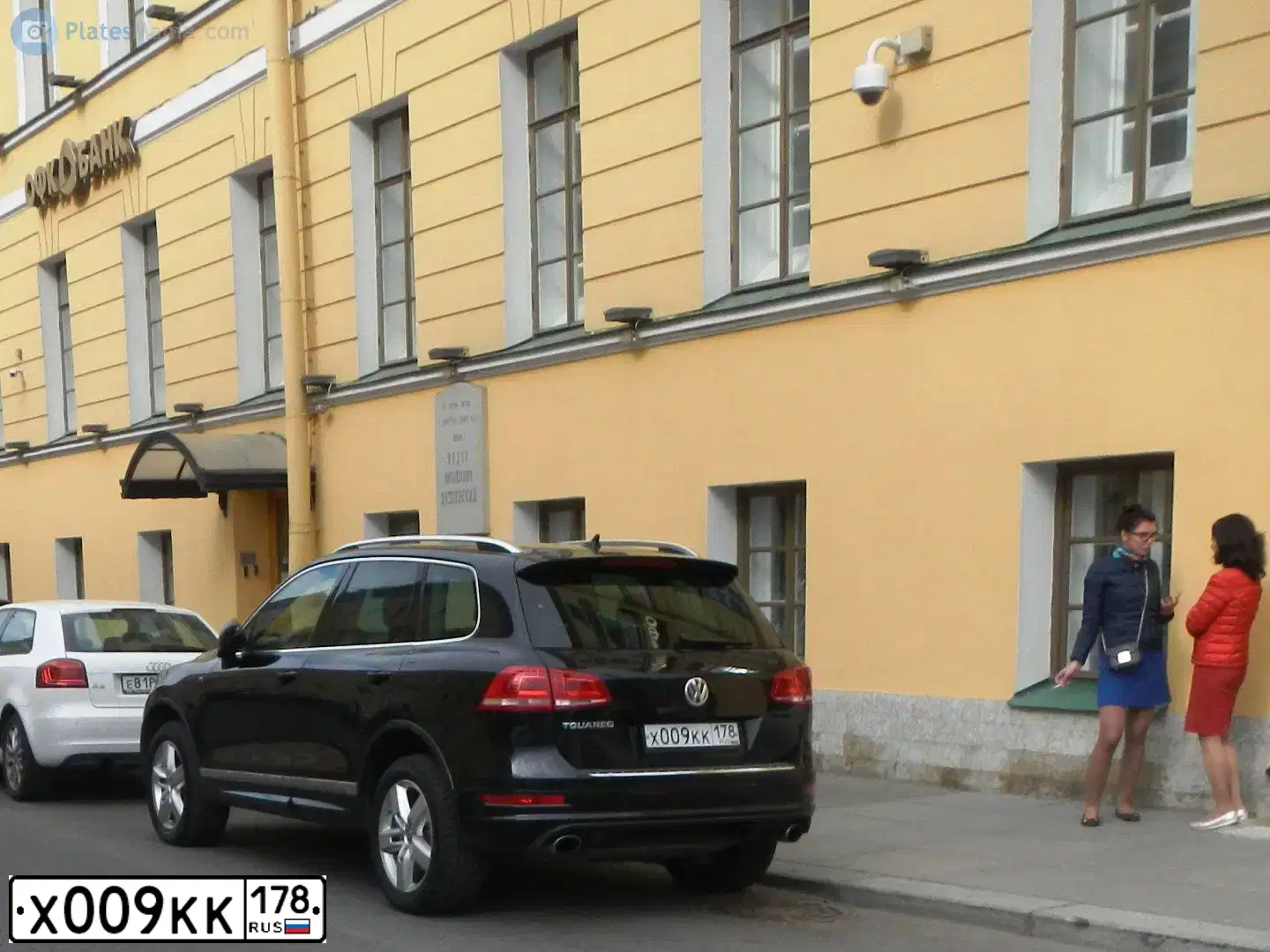 Фото автомобиля VOLKSWAGEN TOUAREG, 2014 — госномер К388ЕУ198. Цвет: ЧЕРНЫЙ