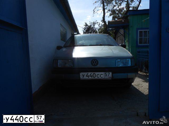 Фото автомобиля VOLKSWAGEN PASSAT, 1989 — госномер В427ОН790. Цвет: Серый