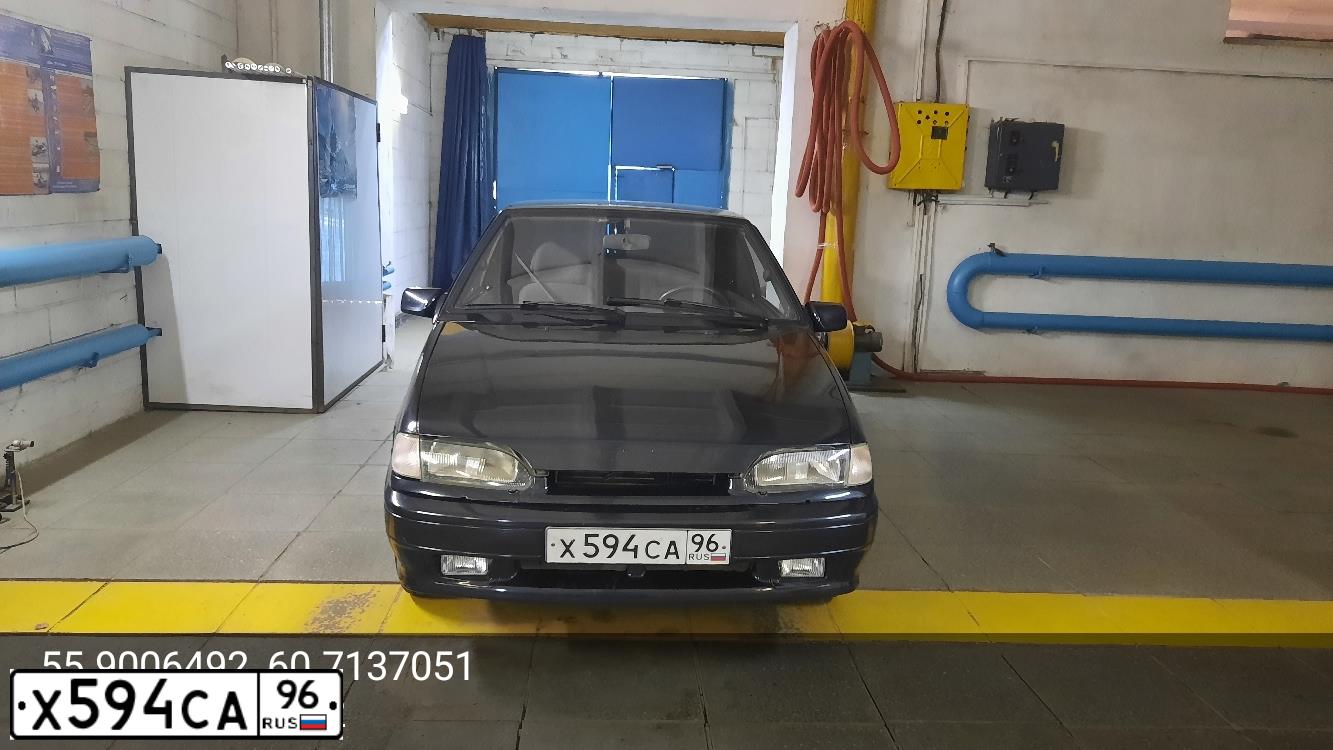 Фото автомобиля LADA 2113 SAMARA, 2007 — госномер Е260АУ774. Цвет: ЧЕРНЫЙ