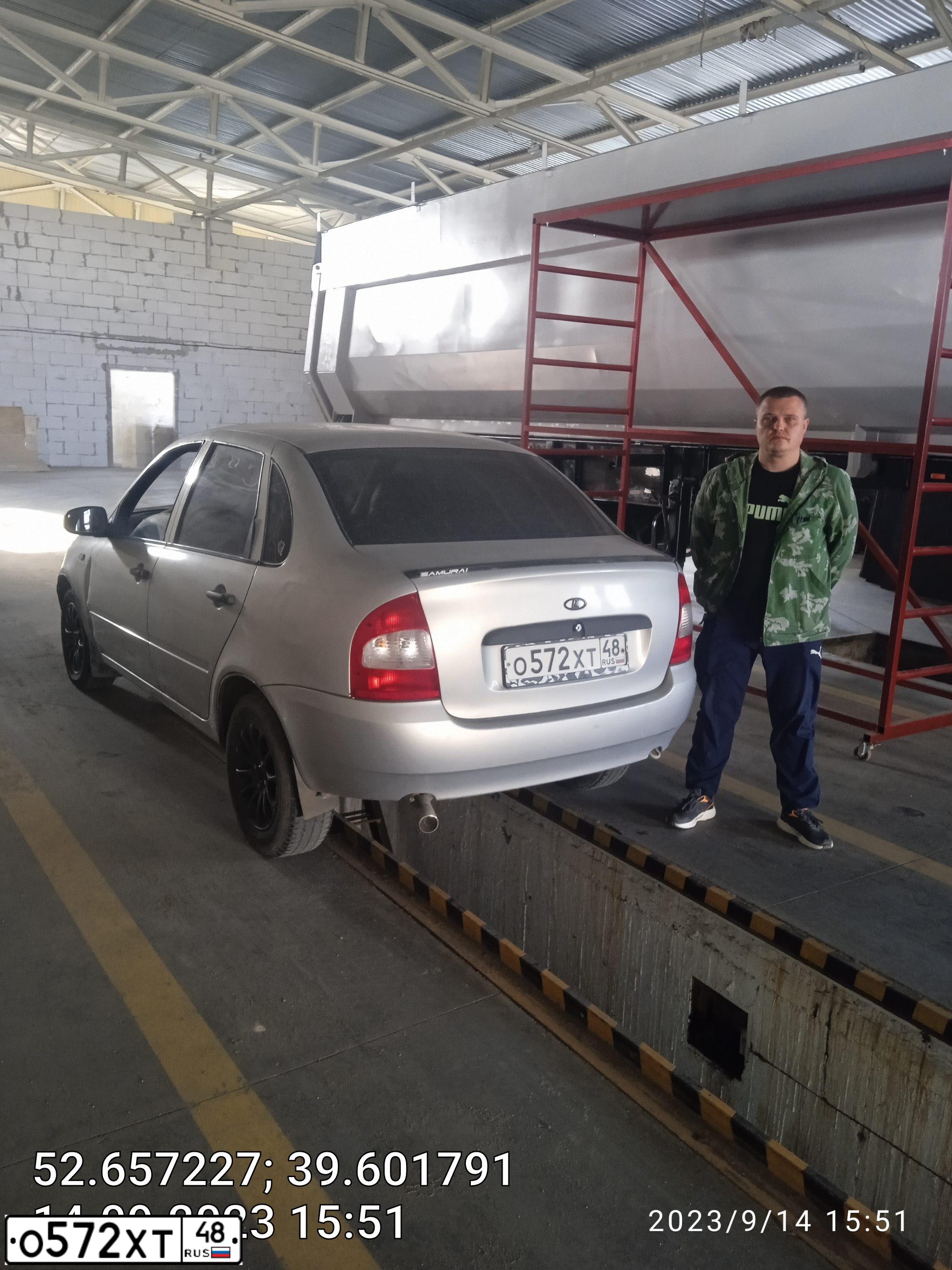 Фото автомобиля LADA 1118 KALINA, 2008 — госномер О572ХТ48. Цвет: Серебристый