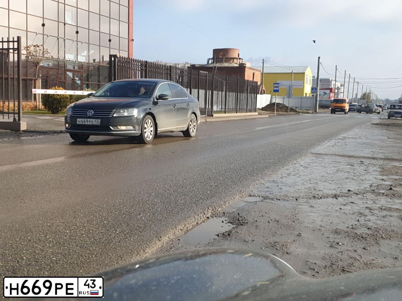 Фото автомобиля VOLKSWAGEN PASSAT, 2011 — госномер Н669РЕ43. Цвет: ЧЕРНЫЙ