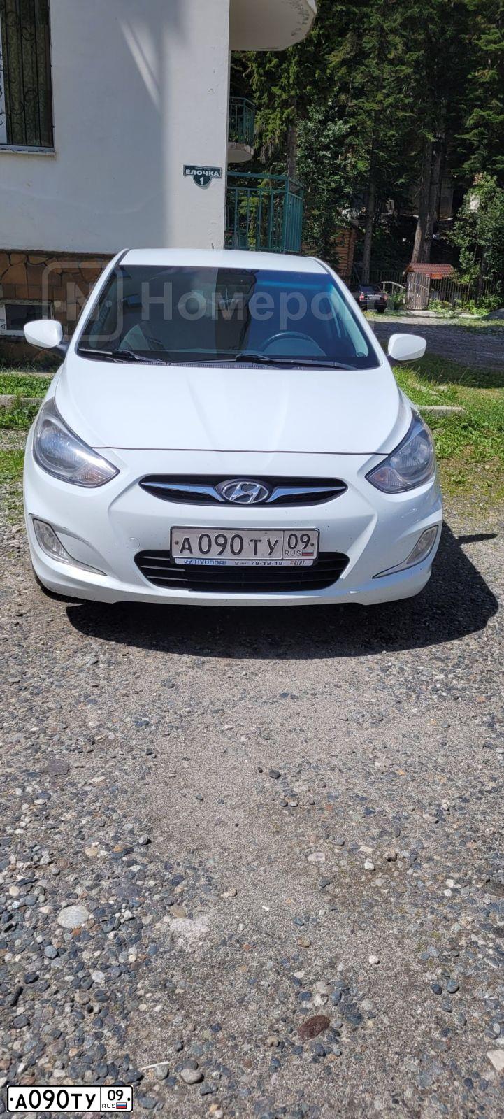 Фото автомобиля HYUNDAI SOLARIS, 2012 — госномер А090ТУ09. Цвет: БЕЛЫЙ