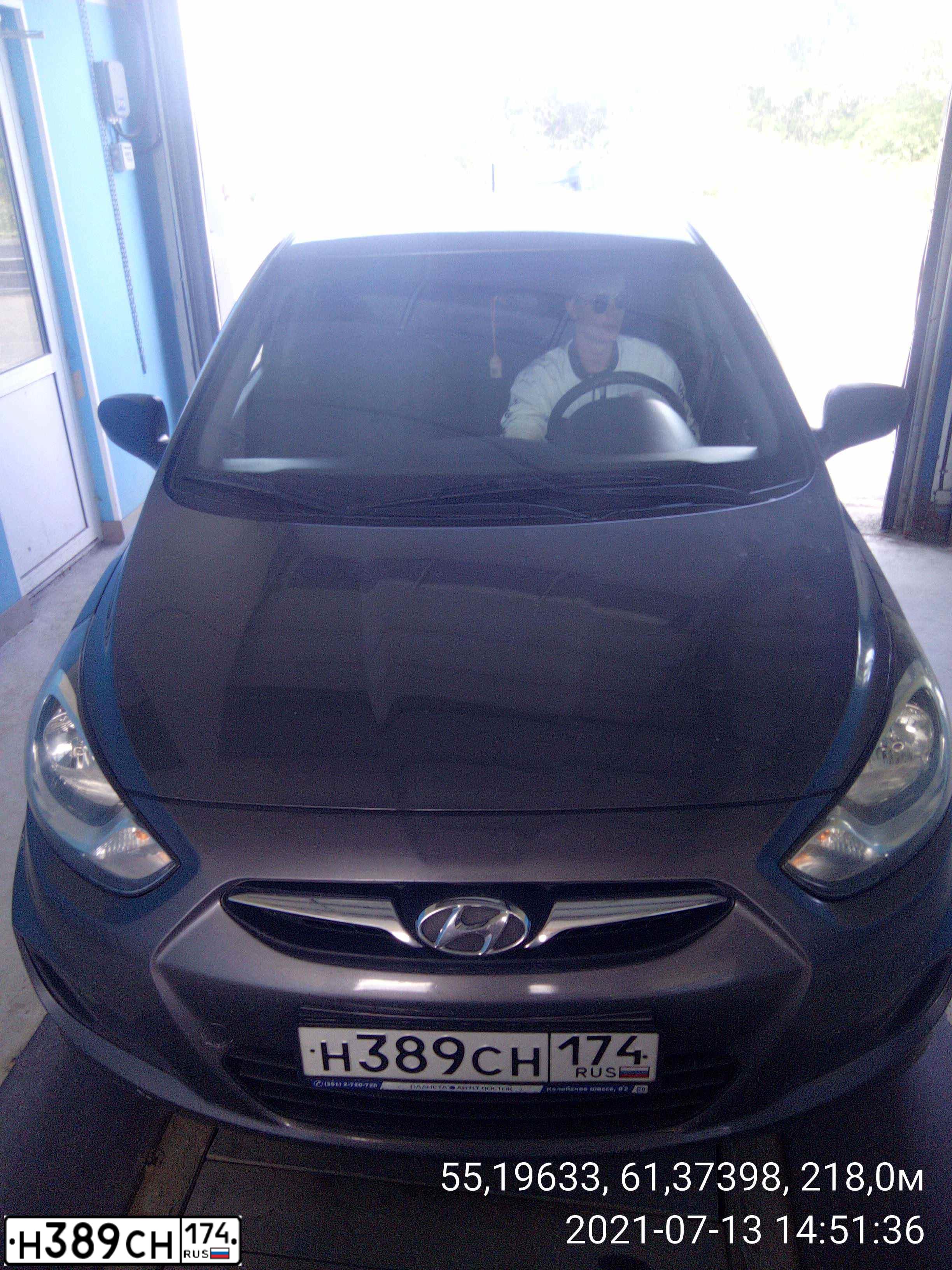 Фото автомобиля HYUNDAI SOLARIS, 2014 — госномер Н600ХЕ774