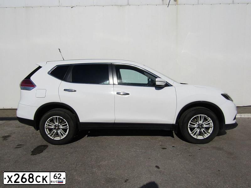 Фото автомобиля NISSAN X-TRAIL, 2015 — госномер Х268СК62. Цвет: БЕЛЫЙ