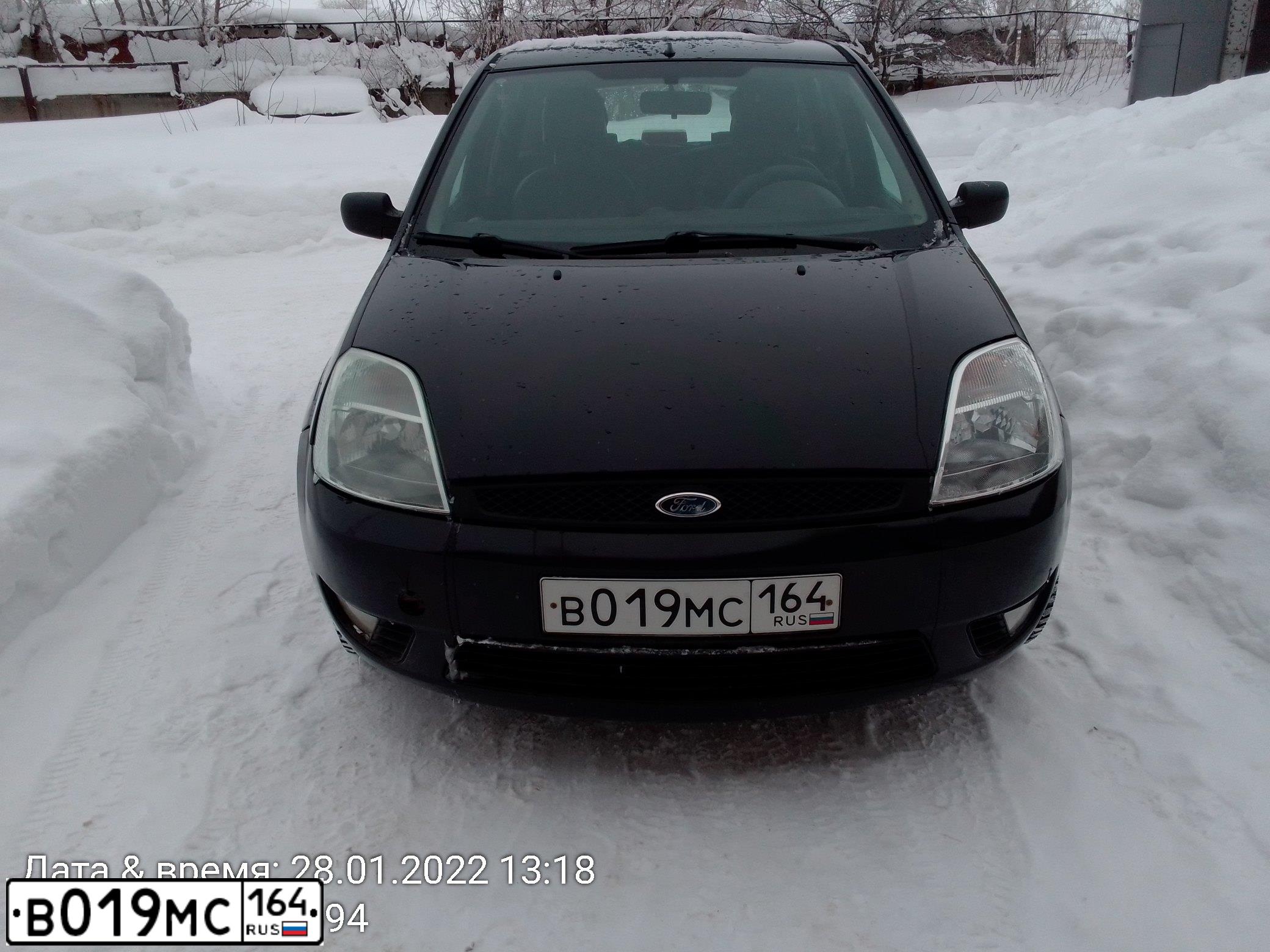 Фото автомобиля FORD FIESTA / ASPIRE, 2005 — госномер В019МС164. Цвет: ЧЕРНЫЙ